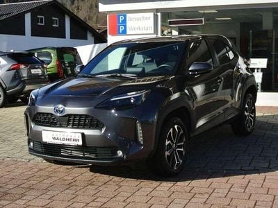 Gebraucht Toyota Yaris Cross Team 131 PS (96 kW) 2025 Marlingrau metallic SUV