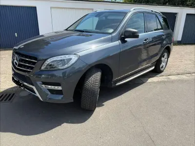Gebraucht Mercedes ML350 306 PS (225 kW) 2012 Grau SUV