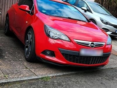Gebraucht Opel Astra GTC Innovation 179 PS (131 kW) 2011 Rot Coupé