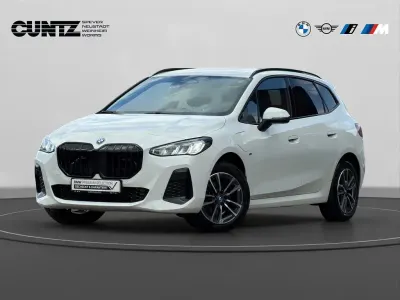 Gebraucht BMW 225 Active Tourer M Sport 245 PS (180 kW) 2023 Alpinweiß Van / Kleinbus