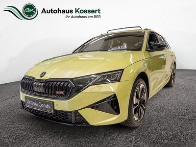 Neu Skoda Octavia RS 265 PS (194 kW) 2025 Grün Kombi