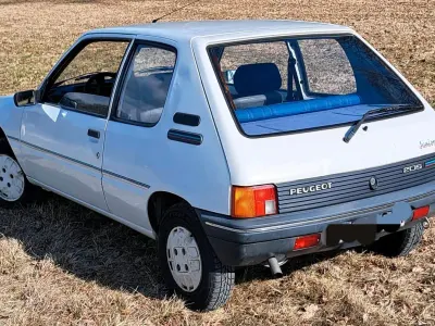 Gebraucht Peugeot 205 60 PS (44 kW) 1989 Weiß Kleinwagen