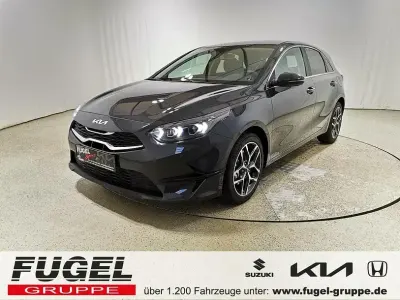 Neu Kia Ceed Style 140 PS (102 kW) 2025 Dark penta metal Kleinwagen