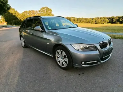 Gebraucht BMW 320 184 PS (135 kW) 2011 Grau Kombi