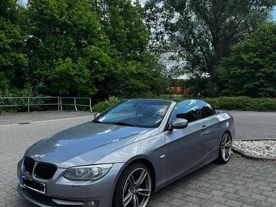 Gebraucht BMW 330 Cabriolet 245 PS (180 kW) 2010 Grau Cabrio
