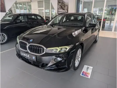 Gebraucht BMW 320 Sport Line 190 PS (139 kW) 2023 Schwarz ii Kombi