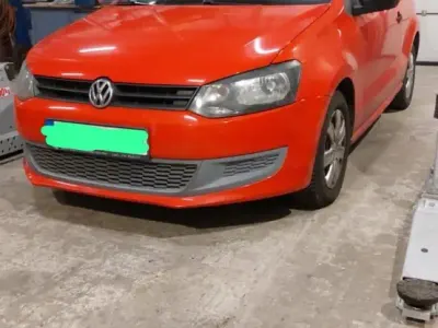 Gebraucht VW Polo 60 PS (44 kW) 2010 Rot Kleinwagen