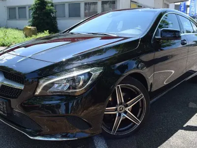 Gebraucht Mercedes CLA200 Shooting Brake 156 PS (114 kW) 2017 Schwarz Kombi