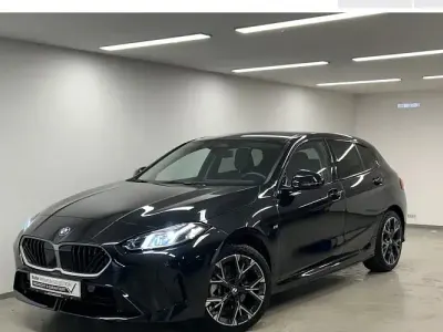 Gebraucht BMW 120 Sport Line 170 PS (125 kW) 2025 Saphirschwarz Kleinwagen