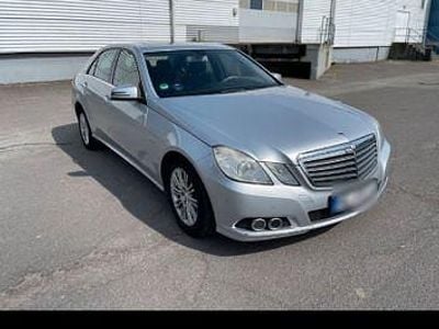 Usata Mercedes E220 Elegance 170 CV (125 kW) 2009 Argento Berlina
