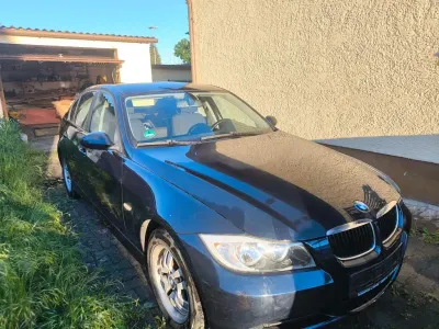Gebraucht BMW 320 150 PS (110 kW) 2006 Blau Limousine