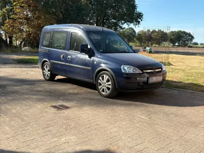 Gebraucht Opel Combo 93 PS (68 kW) 2010 Blau Van / Kleinbus