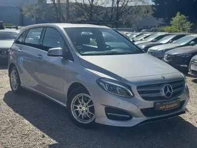 Gebraucht Mercedes B180 122 PS (89 kW) 2014 Grau Van / Kleinbus