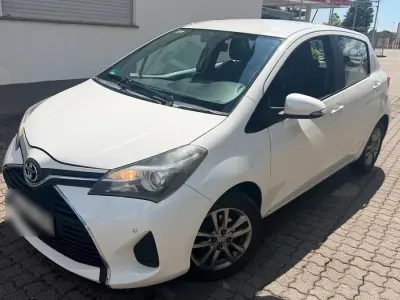 Gebraucht Toyota Yaris 69 PS (50 kW) 2016 Weiß Kleinwagen
