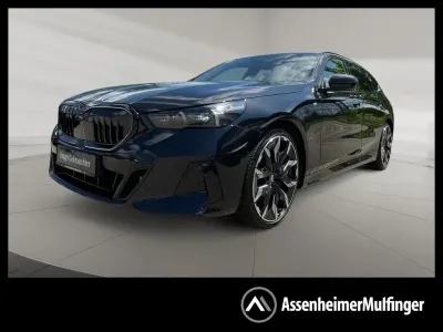 Gebraucht BMW 540 M Sport 286 PS (210 kW) 2025 Black sapphire metallic Kombi