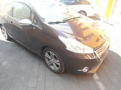 Second-hand Peugeot 208 Allure 95 CP (69 kW) 2012 Hatchback