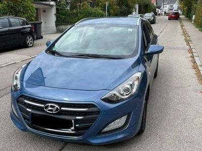 gebraucht Hyundai i30 blue Kombi 1.6 CRDi Trend