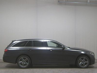 Grau Gebraucht 2021 Mercedes E300 AMG line Kombi | 22.990 € (Fairer Preis)
