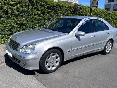 Second-hand Mercedes C200 Elegance 163 CP (119 kW) 2004 Argintiu Berlinǎ