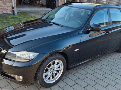 Gebraucht BMW 318 143 PS (105 kW) 2010 Schwarz Kombi