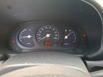 Gebraucht Renault Clio II 58 PS (42 kW) 1999 Grün Kleinwagen