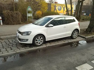 Gebraucht VW Polo Highline 105 PS (77 kW) 2010 Weiß Kleinwagen