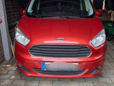 Gebraucht Ford Tourneo Courier Titanium 101 PS (74 kW) 2016 Rot Van / Kleinbus