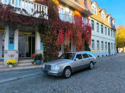 Gebraucht Mercedes E280 193 PS (141 kW) 1995 Silber Kombi