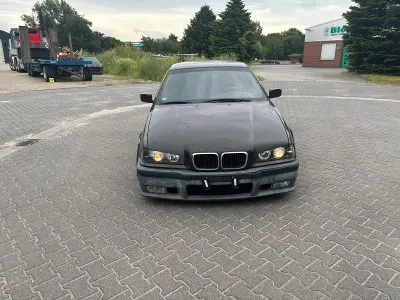 Gebraucht BMW 320 M Sport 150 PS (110 kW) 1995 Violet Limousine
