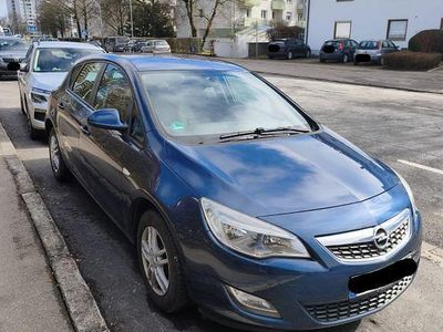 Gebraucht Opel Astra 101 PS (74 kW) 2010 Limousine