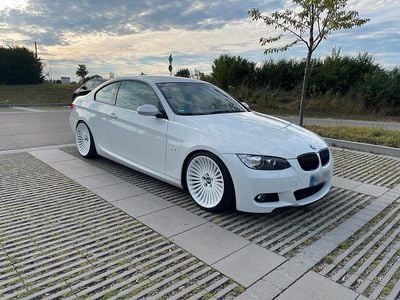 Gebraucht BMW 325 M Sport 197 PS (144 kW) 2008 Weiß Coupé