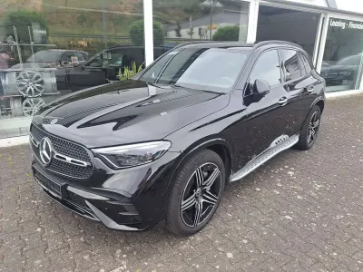 Gebraucht Mercedes GLC200 AMG line 227 PS (166 kW) 2025 Obsidianschwarz  metalliclack SUV