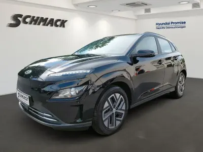 Gebraucht Hyundai Kona Select 100 kW (136 PS) 2022 Schwarz SUV