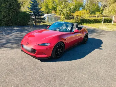 Gebraucht Mazda MX5 Sports-Line 196 PS (144 kW) 2015 Rot Cabrio