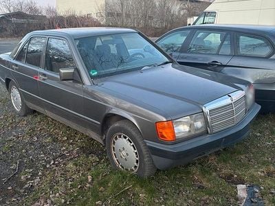 Gebraucht Mercedes 190 122 PS (89 kW) 1984 Limousine