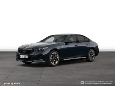 Gebraucht BMW 550e M Sport 489 PS (359 kW) 2025 Schwarz Limousine