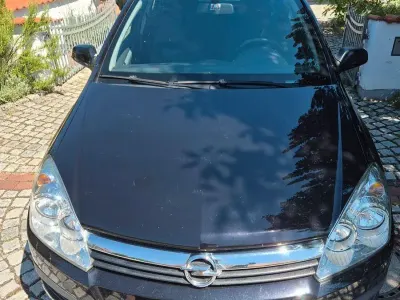 Gebraucht Opel Astra 105 PS (77 kW) 2006 Schwarz Kombi