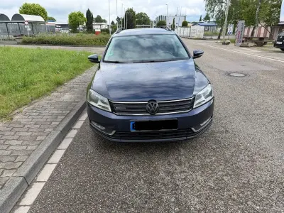 Gebraucht VW Passat Comfortline 105 PS (77 kW) 2012 Blau Kombi