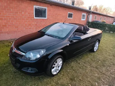 Gebraucht Opel Astra 140 PS (102 kW) 2008 Schwarz Cabrio