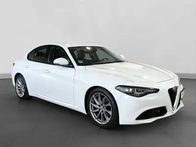 Gebraucht Alfa Romeo Giulia Super 179 PS (131 kW) 2017 Weiß Limousine