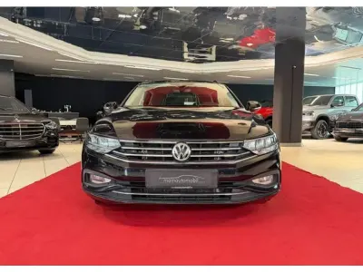 Gebraucht VW Passat Business 190 PS (139 kW) 2020 Deep black perleffekt (metallic) Kombi