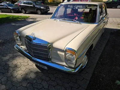 Gebraucht Mercedes 200 95 PS (69 kW) 1971 Beige Limousine