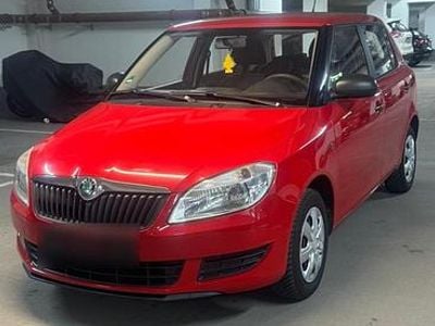 Gebraucht Skoda Fabia 60 PS (44 kW) 2010 Rot Limousine