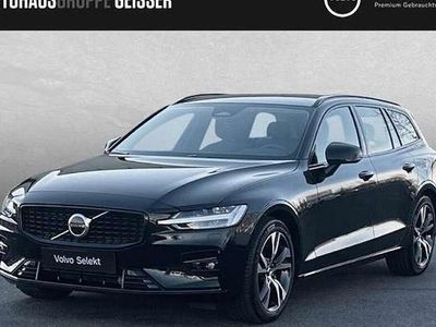 Onyx schwarz Gebraucht 2025 Volvo V60 Plus Kombi | 36.250 € (Superpreis)