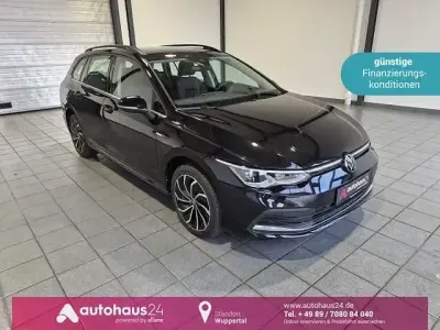 Gebraucht VW Golf VIII Style 150 PS (110 kW) 2024 Schwarz Limousine