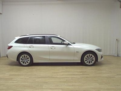 Gebraucht BMW 320e Advantage 204 PS (150 kW) 2021 Weiss Kombi