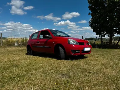 Gebraucht Renault Clio 60 PS (44 kW) 2009 Rot Kleinwagen