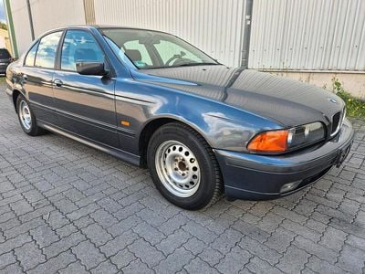 BMW 523