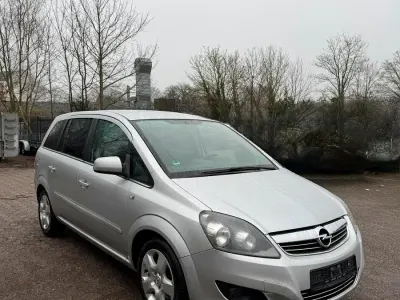 Gebraucht Opel Zafira 110 PS (80 kW) 2011 Silber Van / Kleinbus