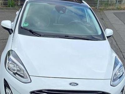 Gebraucht Ford Fiesta Titanium 101 PS (74 kW) 2017 Weiß Kleinwagen